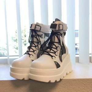NEW Tscoyuki Platform Ankle Boots in WHT/7- SH222